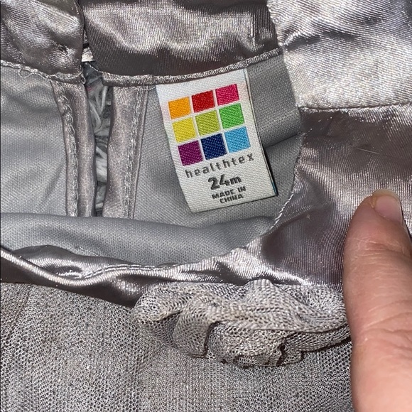 24mo girls Gray flowy dress - Picture 3 of 5